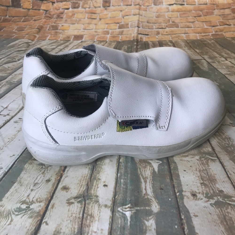 Cofra nursing’s  work  withe shoes size 5